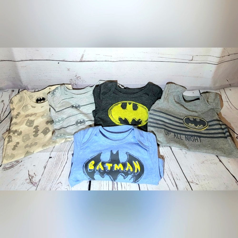Boys DC BATMAN Onesie 5 pack - Size 6-9 Months